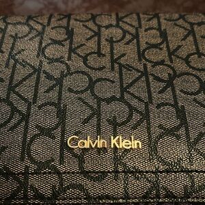 Calvin Klein Crossbody purse ..sold!!!